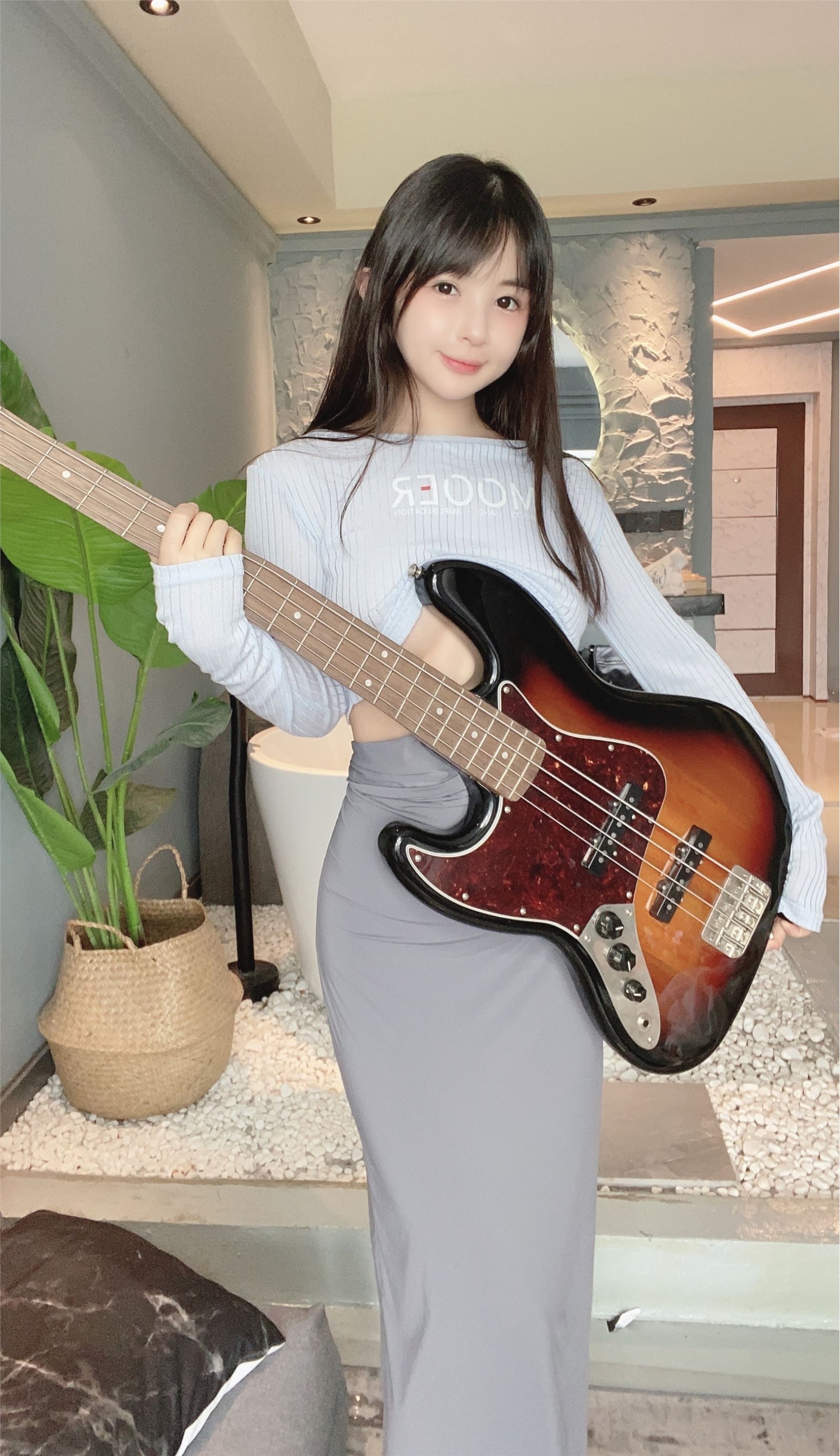 Oui Nyung - NO.33 Guitar sister(18)